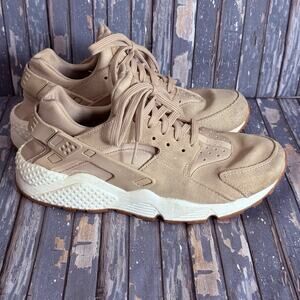 Nike Shoes Womens Size 8.5 Tan Beige Air Huarache Suede Gum Sole AA0524-200